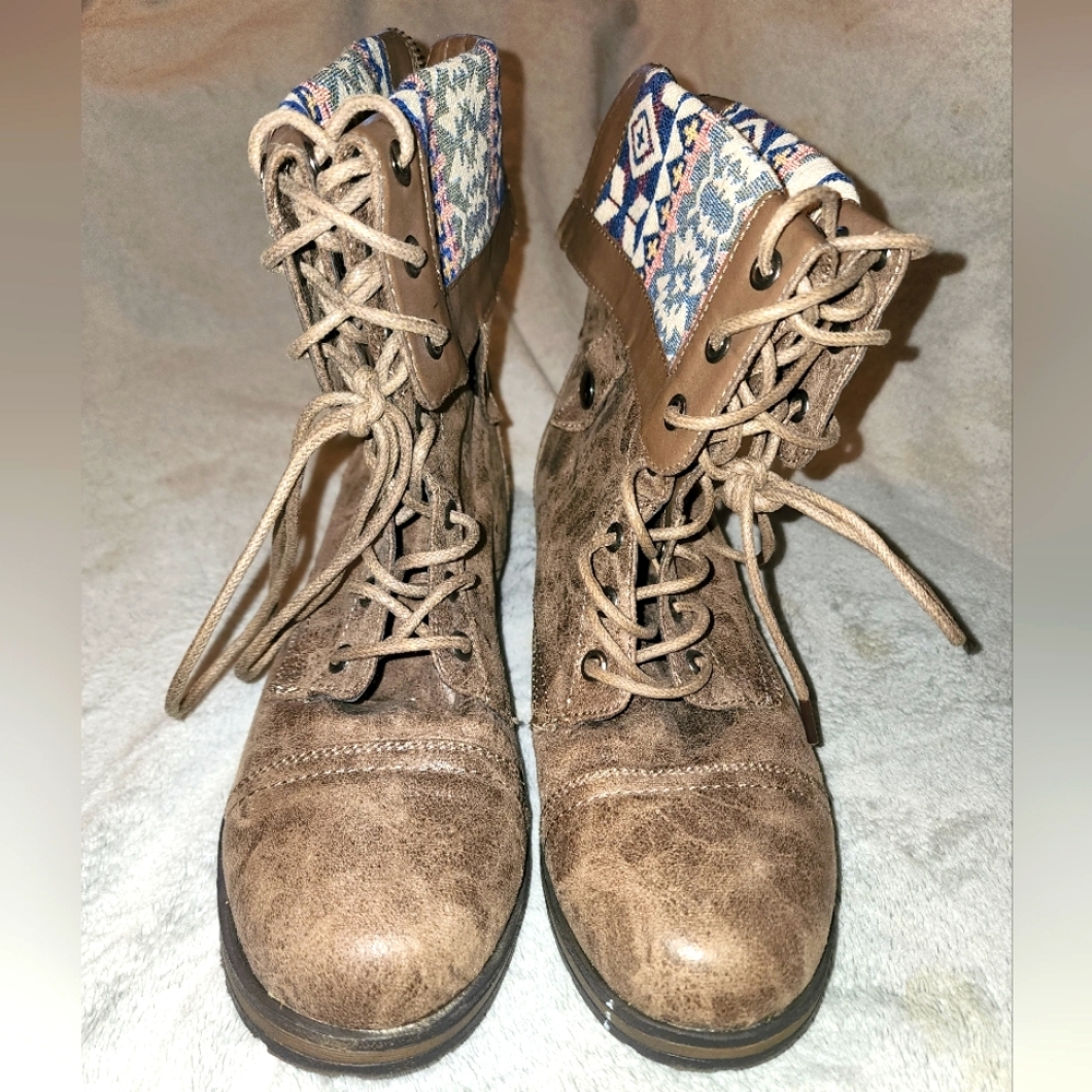 BOOTS that can be short or tall!